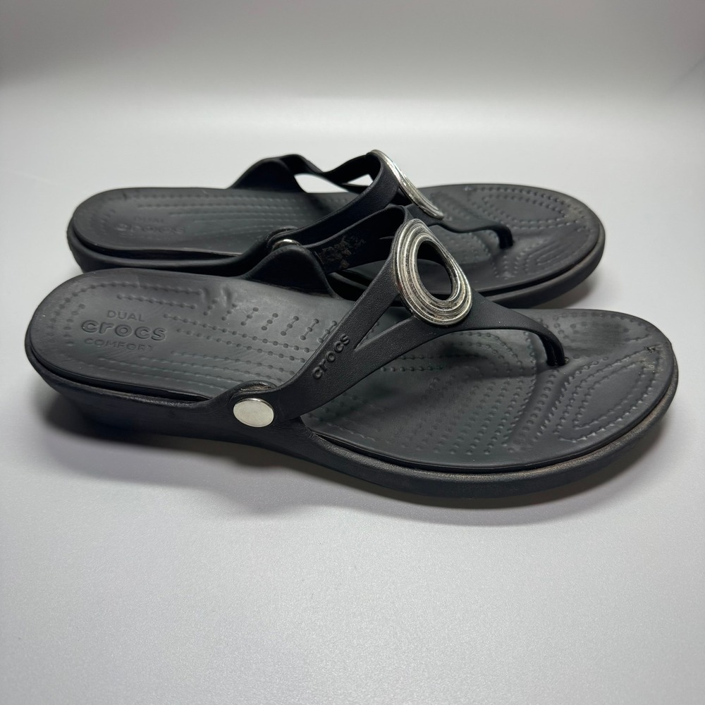 Crocs Women's Black Flip Flops Sandals Thong Comfortable Shoes Size 10